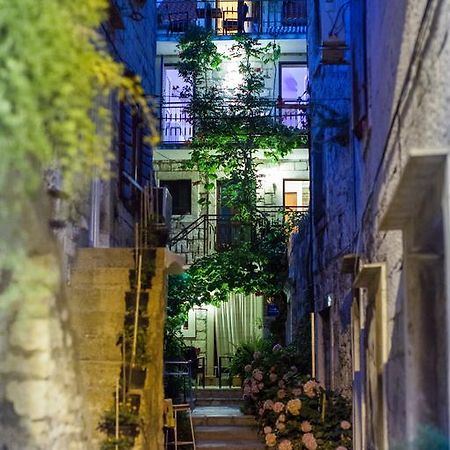 Apartments Villa Anka コミジャ エクステリア 写真