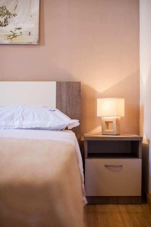 Apartments Villa Anka コミジャ エクステリア 写真