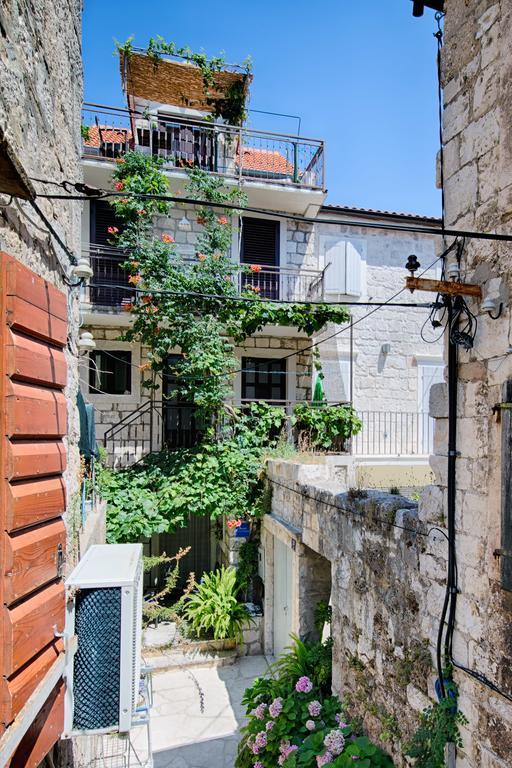 Apartments Villa Anka コミジャ エクステリア 写真