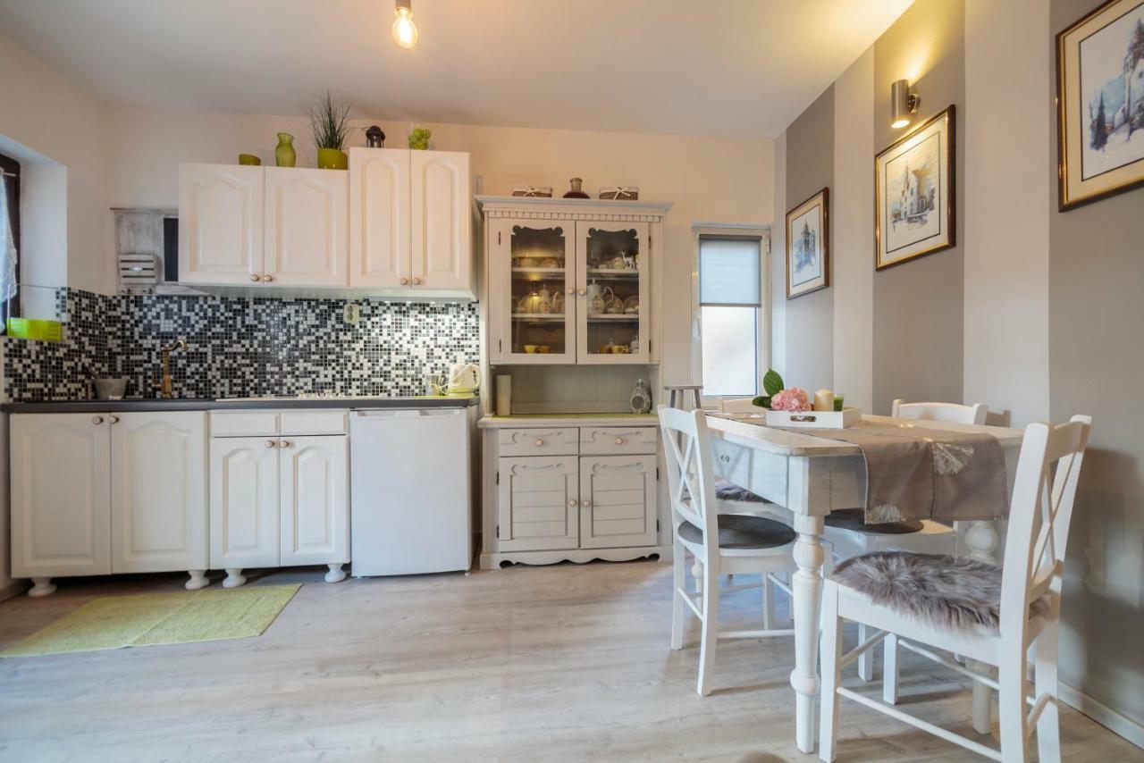 Apartments Villa Anka コミジャ エクステリア 写真