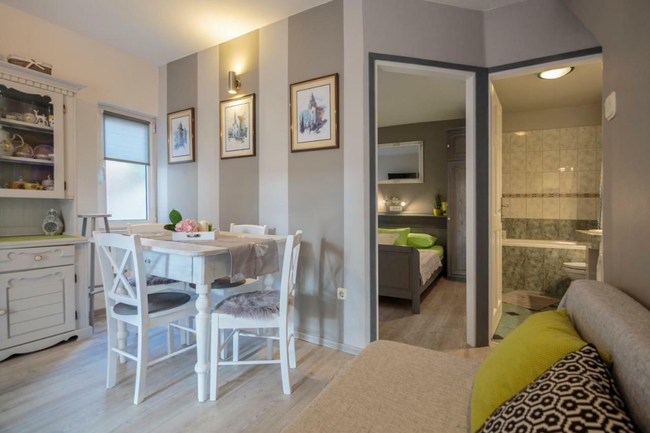 Apartments Villa Anka コミジャ エクステリア 写真